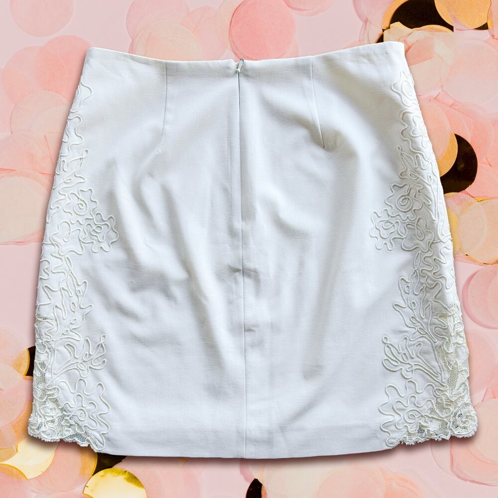 Cache Embroidered Skirt 🤍 - Picture 2 of 14